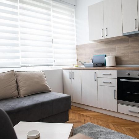 Apartman Tea 3 Belgrado Exterior foto